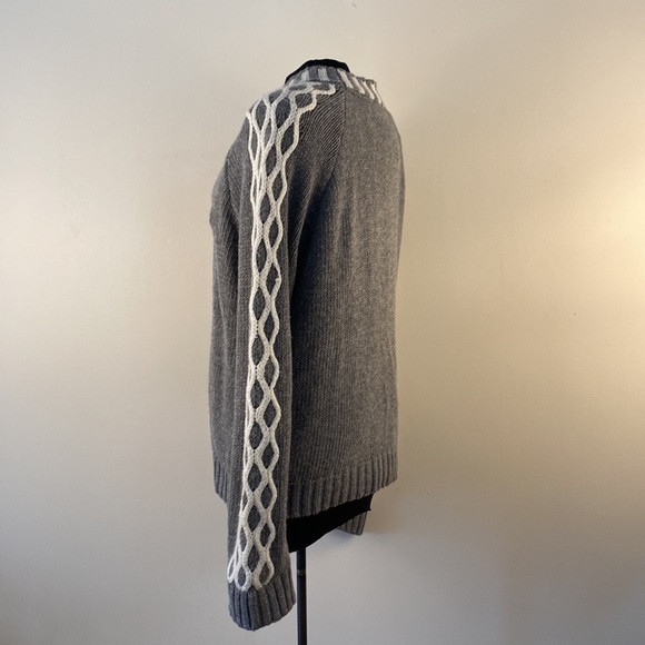 Endless Rose Sweater, Long Sleeve, Gray & White Accent, Braided - Picture 4 of 11